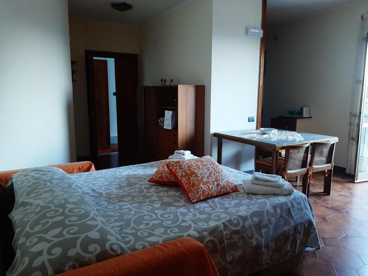 チェターラCasa Adelegigiアパートメント エクステリア 写真